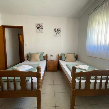 Apartments Mira Неум Екстериор снимка