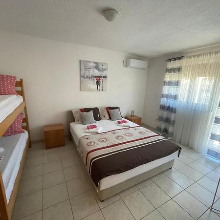 Apartments Mira Неум Екстериор снимка