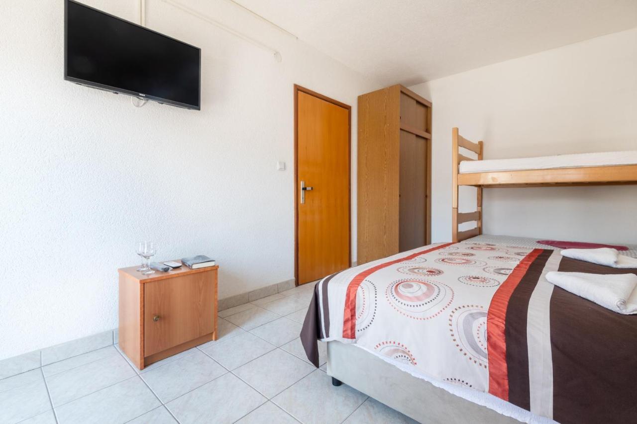 Apartments Mira Неум Екстериор снимка