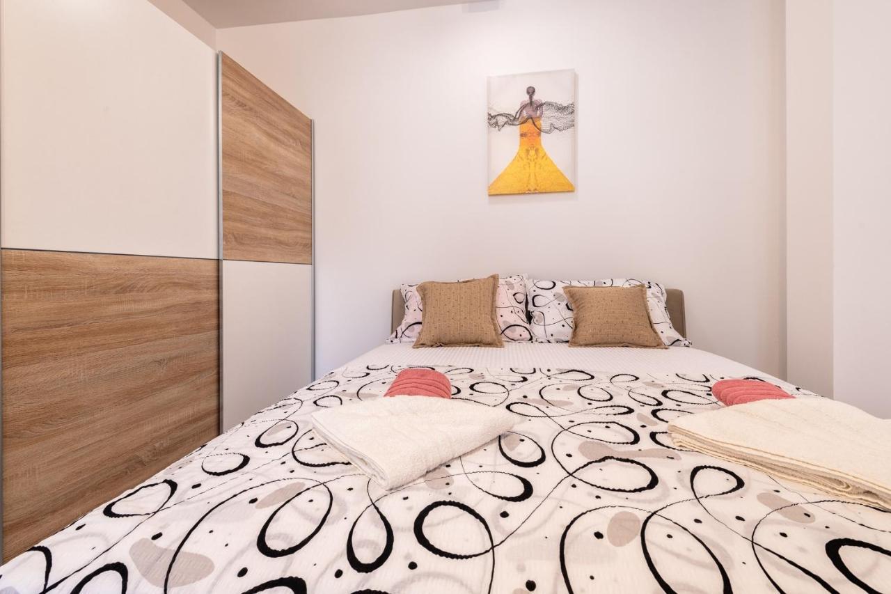 Apartments Mira Неум Екстериор снимка