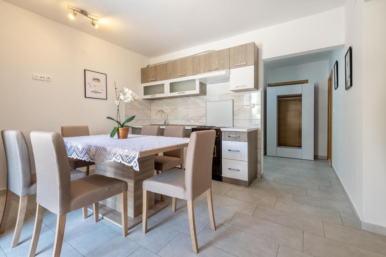Apartments Mira Неум Екстериор снимка