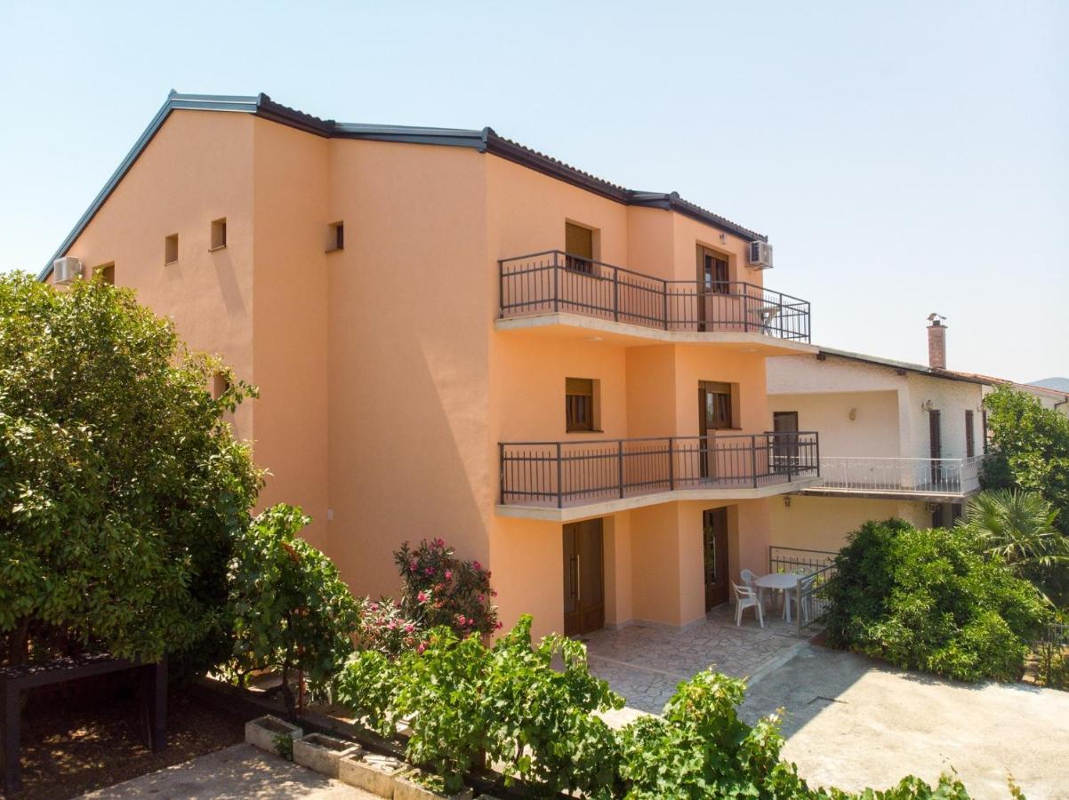 Apartments Mira Неум Екстериор снимка