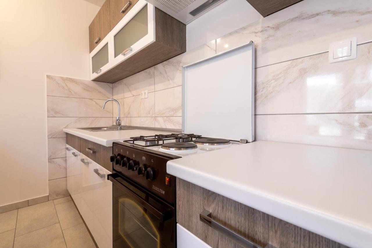 Apartments Mira Неум Екстериор снимка