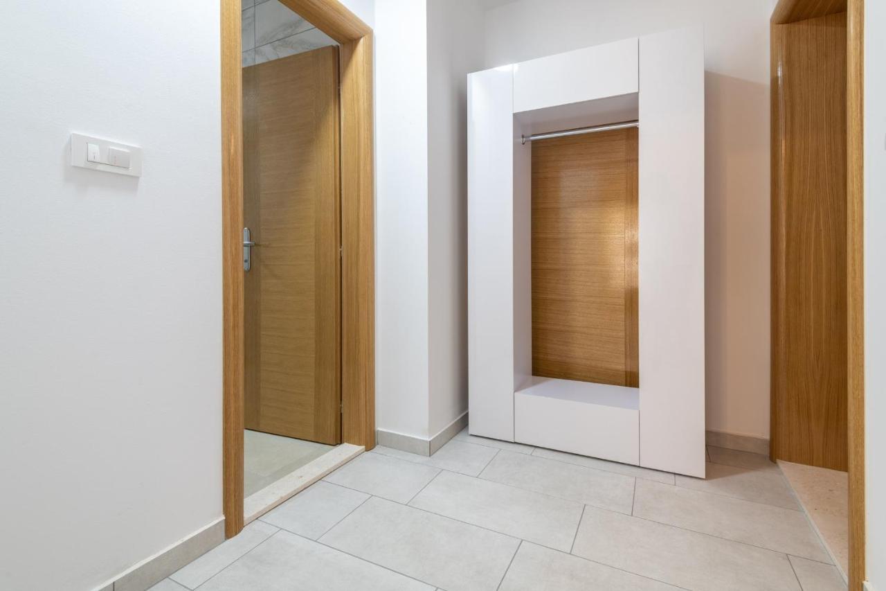 Apartments Mira Неум Екстериор снимка