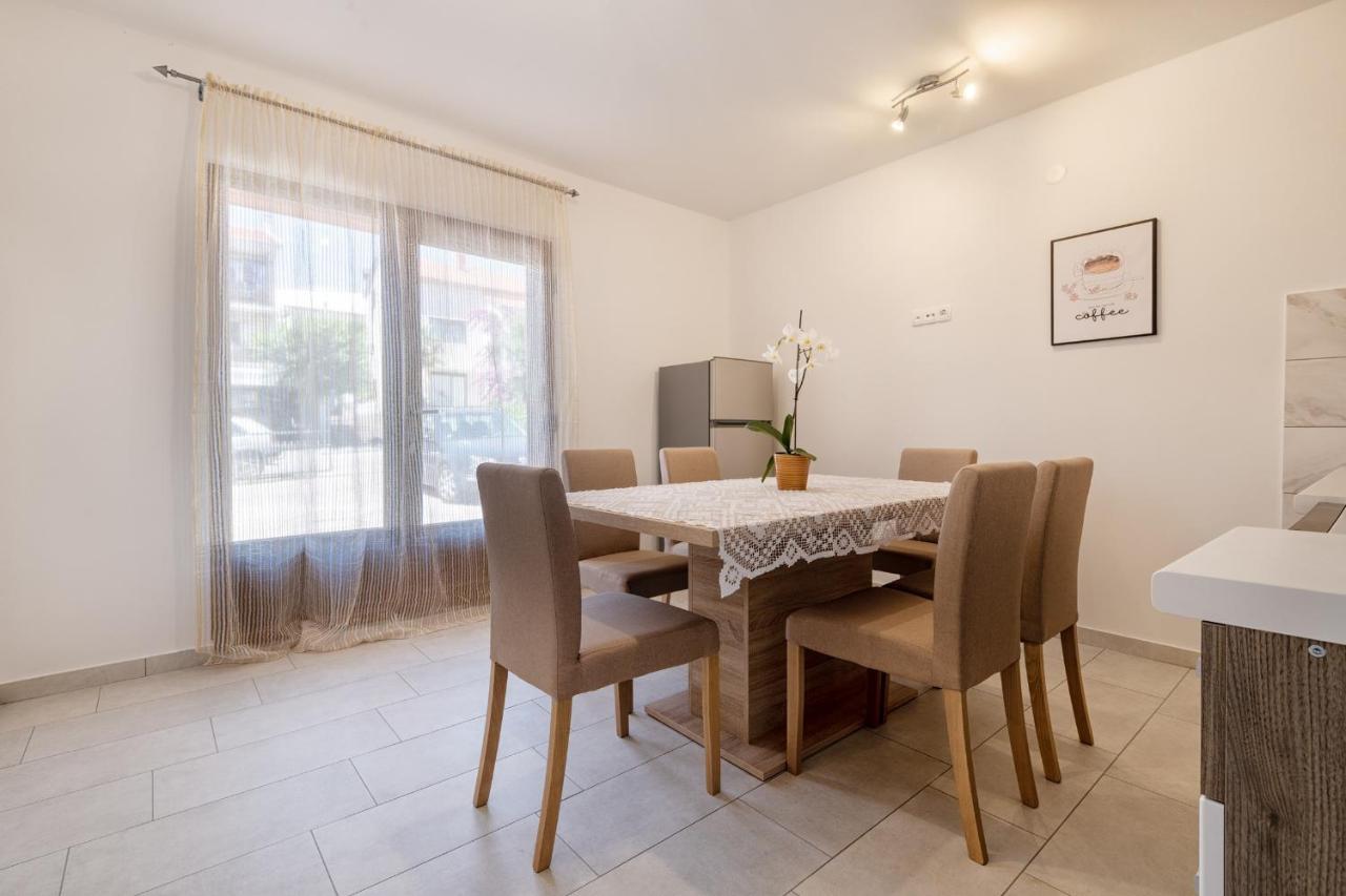 Apartments Mira Неум Екстериор снимка