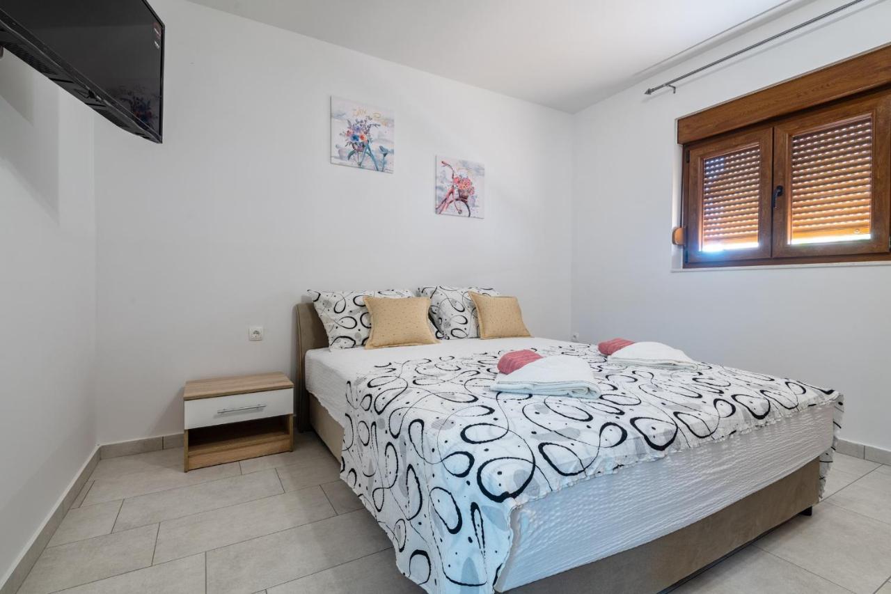 Apartments Mira Неум Екстериор снимка