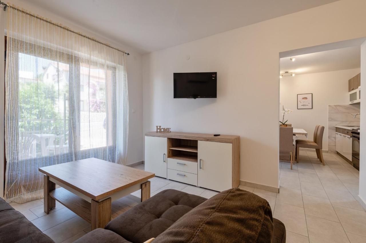 Apartments Mira Неум Екстериор снимка