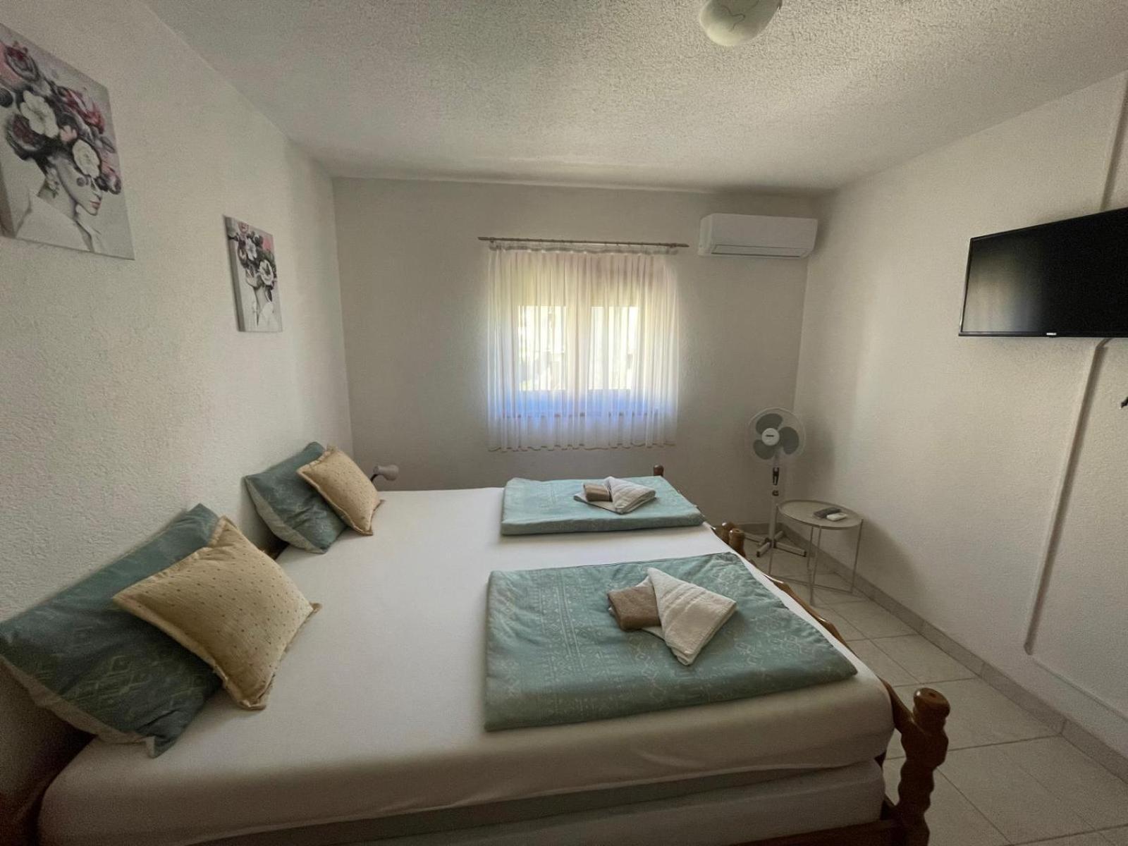 Apartments Mira Неум Екстериор снимка