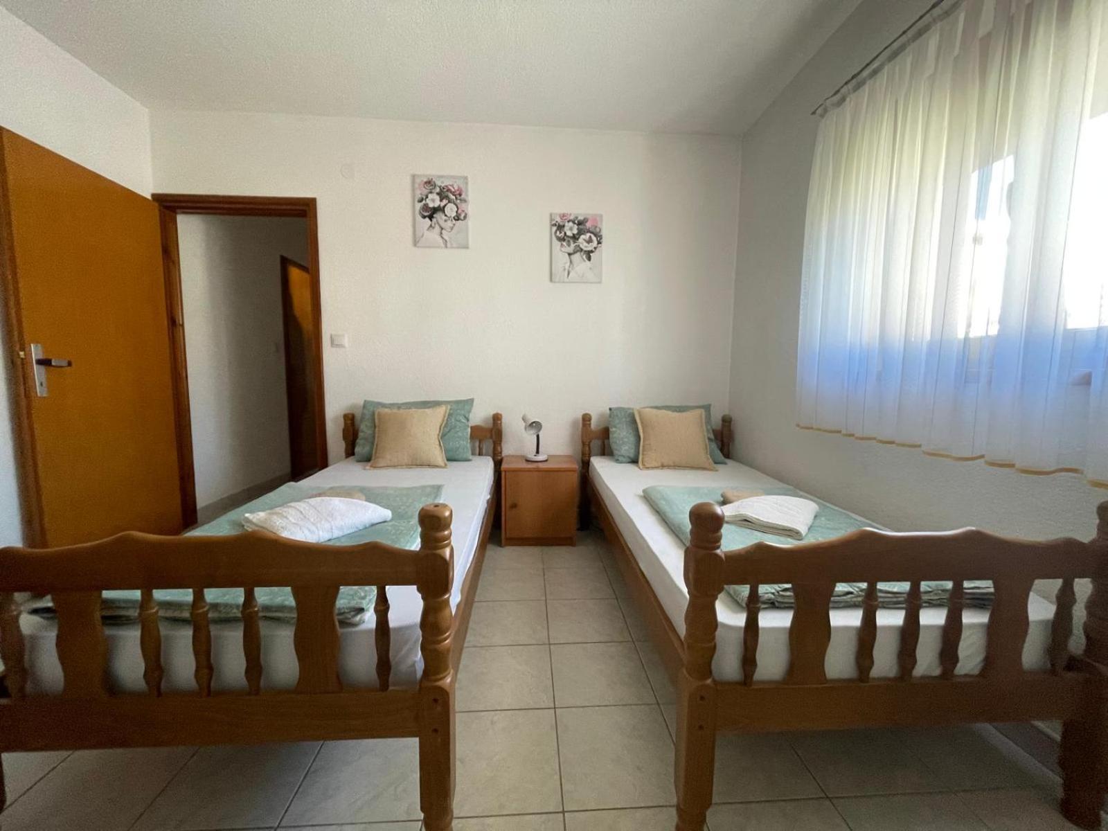 Apartments Mira Неум Екстериор снимка